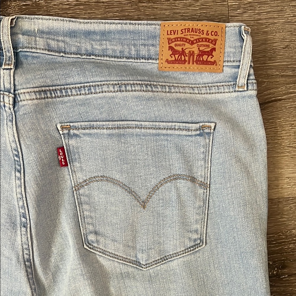 Levi's Blue Ankle Cropped Jeans size 24 EUC - Picture 7 of 7